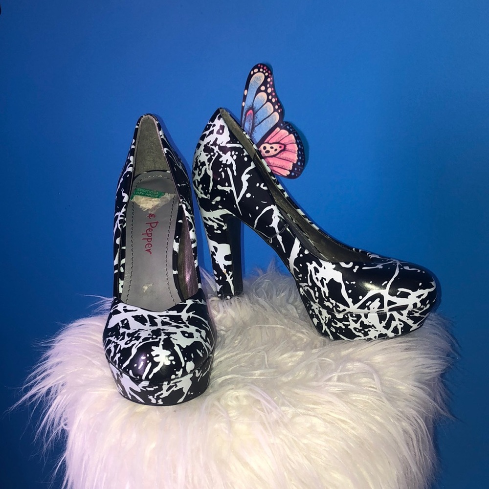 Marble design pumps